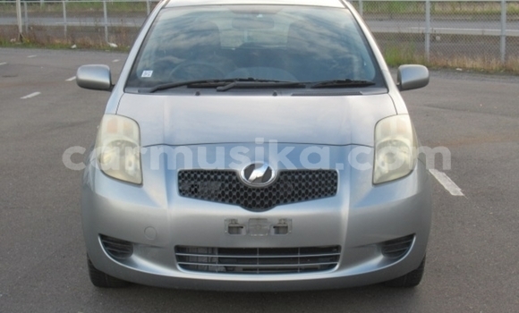 Buy Used Toyota Vitz Blue Car in Beitbridge in Matabeleland South Buy Used Toyota Vitz Blue Car in Beitbridge in Matabeleland South