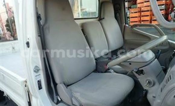 Nunua Ilio tumika Toyota Dyna Nyeupe Lori ndani ya Beitbridge nchini Matabeleland Kusini Nunua Ilio tumika Toyota Dyna Nyeupe Lori ndani ya Beitbridge nchini Matabeleland Kusini