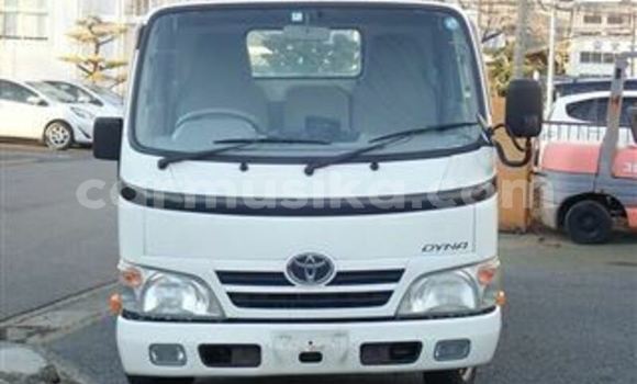 Nunua Ilio tumika Toyota Dyna Nyeupe Lori ndani ya Beitbridge nchini Matabeleland Kusini Nunua Ilio tumika Toyota Dyna Nyeupe Lori ndani ya Beitbridge nchini Matabeleland Kusini