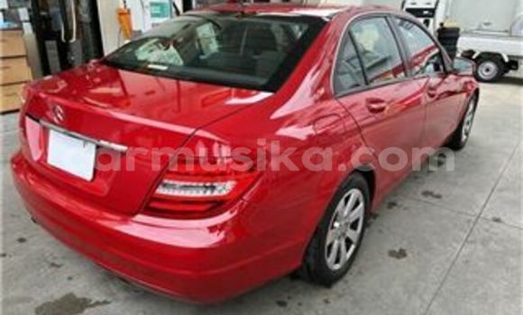 Tenga Tsaru Mercedes‒Benz C–Class Tsvuku Mota in Beitbridge in Matabeleland South Tenga Tsaru Mercedes‒Benz C–Class Tsvuku Mota in Beitbridge in Matabeleland South