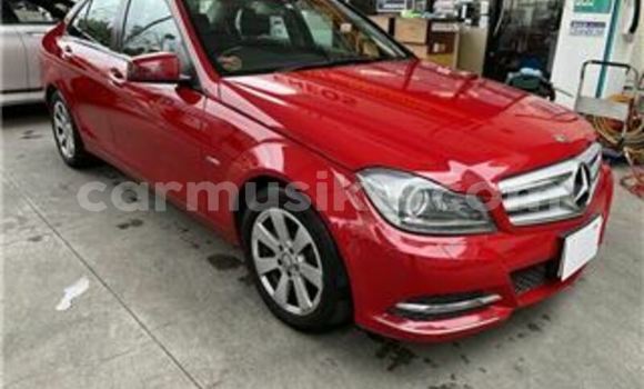 Tenga Tsaru Mercedes‒Benz C–Class Tsvuku Mota in Beitbridge in Matabeleland South Tenga Tsaru Mercedes‒Benz C–Class Tsvuku Mota in Beitbridge in Matabeleland South