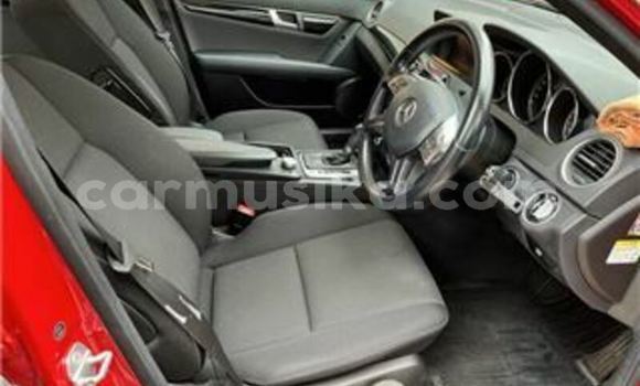 Tenga Tsaru Mercedes‒Benz C–Class Tsvuku Mota in Beitbridge in Matabeleland South Tenga Tsaru Mercedes‒Benz C–Class Tsvuku Mota in Beitbridge in Matabeleland South