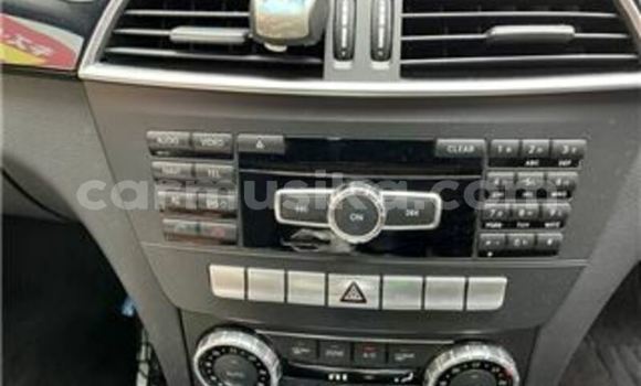 Tenga Tsaru Mercedes‒Benz C–Class Tsvuku Mota in Beitbridge in Matabeleland South Tenga Tsaru Mercedes‒Benz C–Class Tsvuku Mota in Beitbridge in Matabeleland South