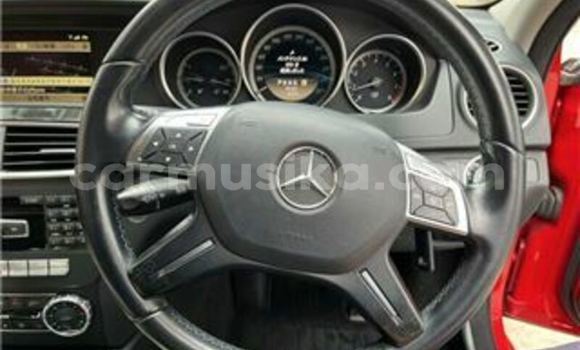 Tenga Tsaru Mercedes‒Benz C–Class Tsvuku Mota in Beitbridge in Matabeleland South Tenga Tsaru Mercedes‒Benz C–Class Tsvuku Mota in Beitbridge in Matabeleland South