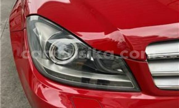 Tenga Tsaru Mercedes‒Benz C–Class Tsvuku Mota in Beitbridge in Matabeleland South Tenga Tsaru Mercedes‒Benz C–Class Tsvuku Mota in Beitbridge in Matabeleland South