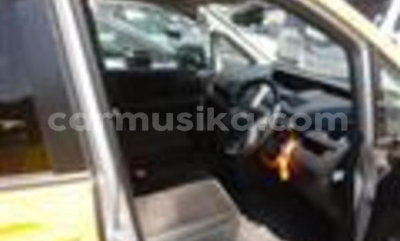 Nunua Ilio tumika Toyota Noah Nyingine Gari ndani ya Beitbridge nchini Matabeleland Kusini Nunua Ilio tumika Toyota Noah Nyingine Gari ndani ya Beitbridge nchini Matabeleland Kusini