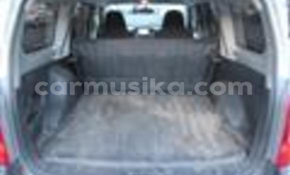 Nunua Ilio tumika Toyota Probox Fedha Gari ndani ya Borrowdale nchini Harare Nunua Ilio tumika Toyota Probox Fedha Gari ndani ya Borrowdale nchini Harare