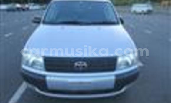 Nunua Ilio tumika Toyota Probox Fedha Gari ndani ya Borrowdale nchini Harare Nunua Ilio tumika Toyota Probox Fedha Gari ndani ya Borrowdale nchini Harare