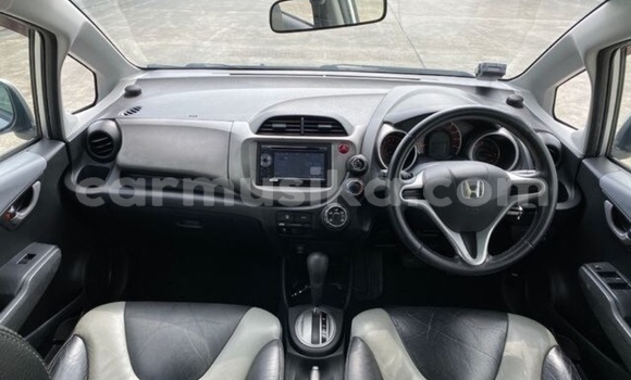 Buy Used Honda Fit Silver Car in Beitbridge in Matabeleland South Buy Used Honda Fit Silver Car in Beitbridge in Matabeleland South