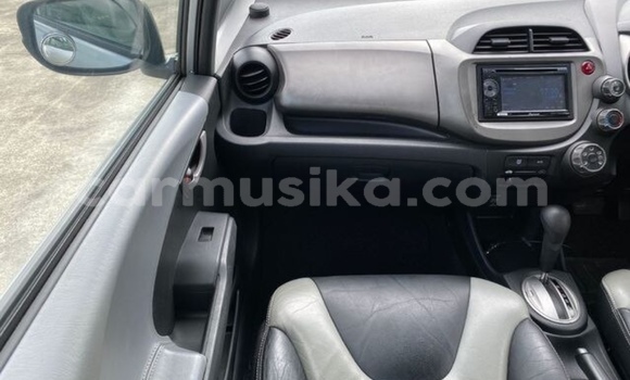 Buy Used Honda Fit Silver Car in Beitbridge in Matabeleland South Buy Used Honda Fit Silver Car in Beitbridge in Matabeleland South