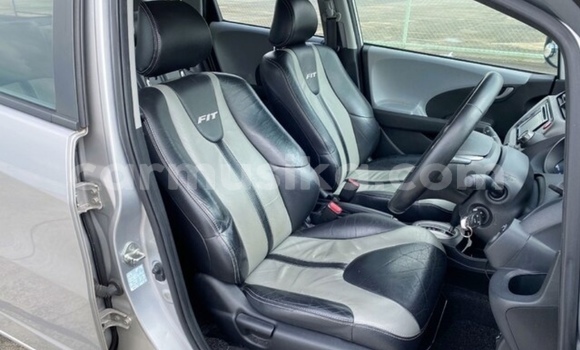 Buy Used Honda Fit Silver Car in Beitbridge in Matabeleland South Buy Used Honda Fit Silver Car in Beitbridge in Matabeleland South