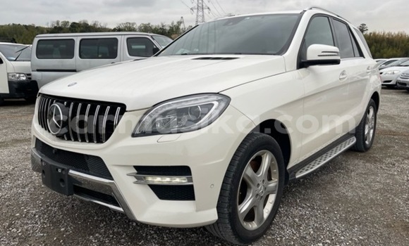 Tenga Tsaru Mercedes-Benz C250 coupe Chena Mota in Beitbridge in Matabeleland South Tenga Tsaru Mercedes-Benz C250 coupe Chena Mota in Beitbridge in Matabeleland South