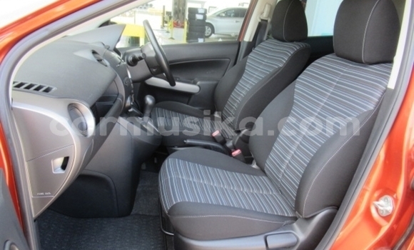 Nunua Ilio tumika Mazda Demio Beige Gari ndani ya Beitbridge nchini Matabeleland Kusini Nunua Ilio tumika Mazda Demio Beige Gari ndani ya Beitbridge nchini Matabeleland Kusini