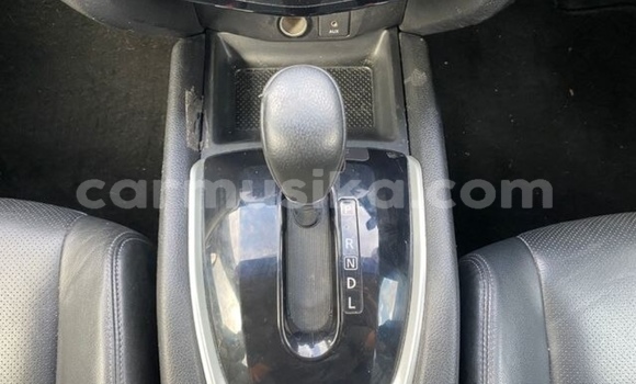 Nunua Ilio tumika Nissan X–Trail Beige Gari ndani ya Beitbridge nchini Matabeleland Kusini Nunua Ilio tumika Nissan X–Trail Beige Gari ndani ya Beitbridge nchini Matabeleland Kusini