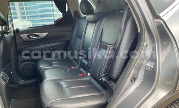 Nunua Ilio tumika Nissan X–Trail Beige Gari ndani ya Beitbridge nchini Matabeleland Kusini Nunua Ilio tumika Nissan X–Trail Beige Gari ndani ya Beitbridge nchini Matabeleland Kusini