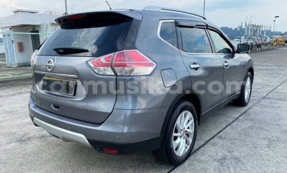 Nunua Ilio tumika Nissan X–Trail Beige Gari ndani ya Beitbridge nchini Matabeleland Kusini Nunua Ilio tumika Nissan X–Trail Beige Gari ndani ya Beitbridge nchini Matabeleland Kusini