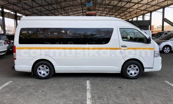 Acheter Occasion Voiture Toyota Hiace Blanc à Beitbridge, Matabeleland South Acheter Occasion Voiture Toyota Hiace Blanc à Beitbridge, Matabeleland South