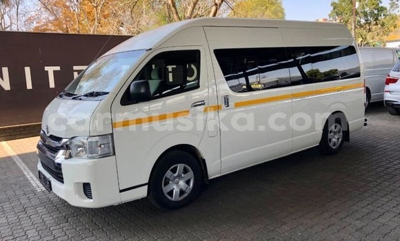Acheter Occasion Voiture Toyota Hiace Blanc à Beitbridge, Matabeleland South Acheter Occasion Voiture Toyota Hiace Blanc à Beitbridge, Matabeleland South
