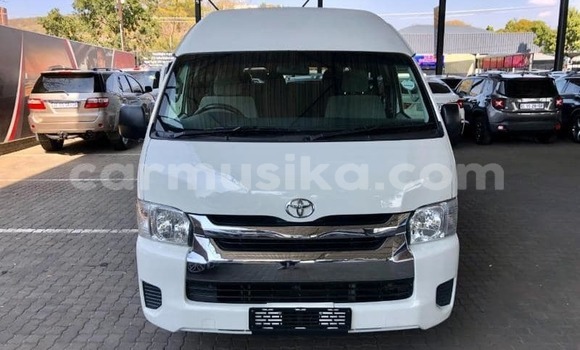 Acheter Occasion Voiture Toyota Hiace Blanc à Beitbridge, Matabeleland South Acheter Occasion Voiture Toyota Hiace Blanc à Beitbridge, Matabeleland South