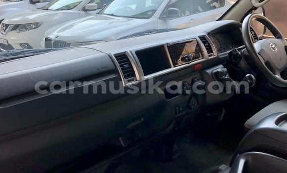 Acheter Occasion Voiture Toyota Hiace Blanc à Beitbridge, Matabeleland South Acheter Occasion Voiture Toyota Hiace Blanc à Beitbridge, Matabeleland South