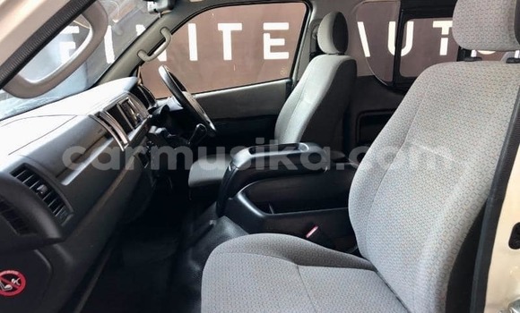 Acheter Occasion Voiture Toyota Hiace Blanc à Beitbridge, Matabeleland South Acheter Occasion Voiture Toyota Hiace Blanc à Beitbridge, Matabeleland South