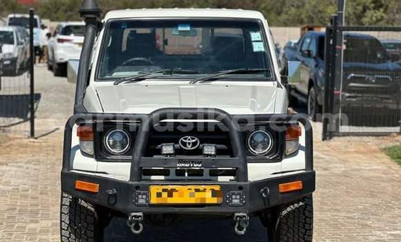 Buy Used Toyota Land Cruiser White Car in Beitbridge in Matabeleland South Buy Used Toyota Land Cruiser White Car in Beitbridge in Matabeleland South