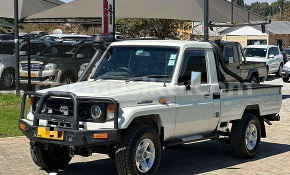 Buy Used Toyota Land Cruiser White Car in Beitbridge in Matabeleland South Buy Used Toyota Land Cruiser White Car in Beitbridge in Matabeleland South