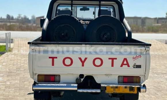 Buy Used Toyota Land Cruiser White Car in Beitbridge in Matabeleland South Buy Used Toyota Land Cruiser White Car in Beitbridge in Matabeleland South