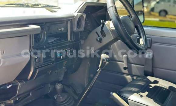 Buy Used Toyota Land Cruiser White Car in Beitbridge in Matabeleland South Buy Used Toyota Land Cruiser White Car in Beitbridge in Matabeleland South