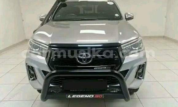 Buy Used Toyota Hilux Silver Car in Beitbridge in Matabeleland South