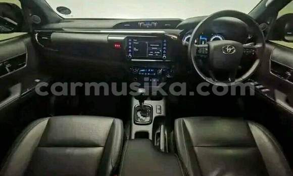 Tenga Tsaru Toyota Hilux Sirivha Mota in Beitbridge in Matabeleland South Tenga Tsaru Toyota Hilux Sirivha Mota in Beitbridge in Matabeleland South