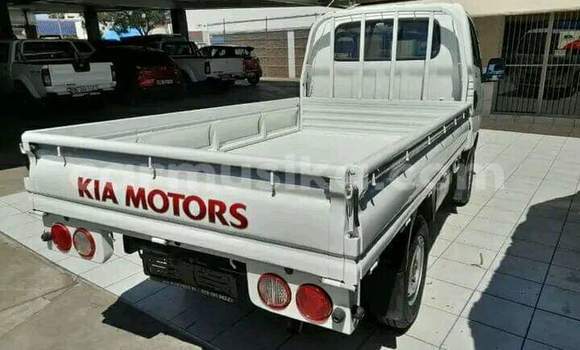 Acheter Occasion Utilitaire Kia K2700 Blanc à Beitbridge, Matabeleland South Acheter Occasion Utilitaire Kia K2700 Blanc à Beitbridge, Matabeleland South