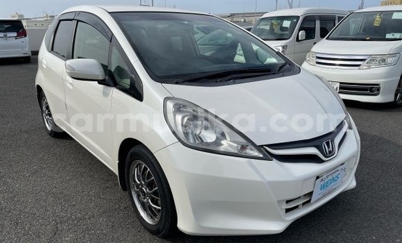 Nunua Ilio tumika Honda Fit Nyeupe Gari ndani ya Beitbridge nchini Matabeleland Kusini