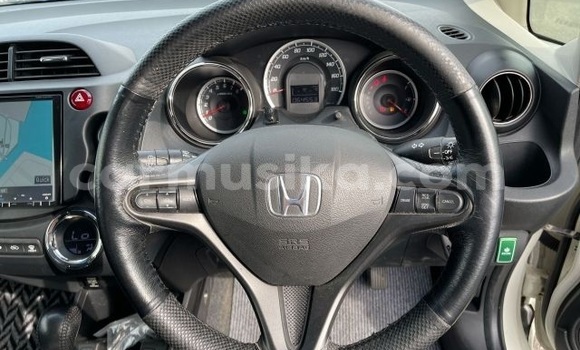 Buy Used Honda Fit White Car in Beitbridge in Matabeleland South Buy Used Honda Fit White Car in Beitbridge in Matabeleland South