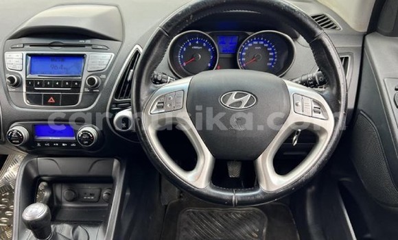 Buy Used Hyundai ix35 Red Car in Beitbridge in Matabeleland South Buy Used Hyundai ix35 Red Car in Beitbridge in Matabeleland South