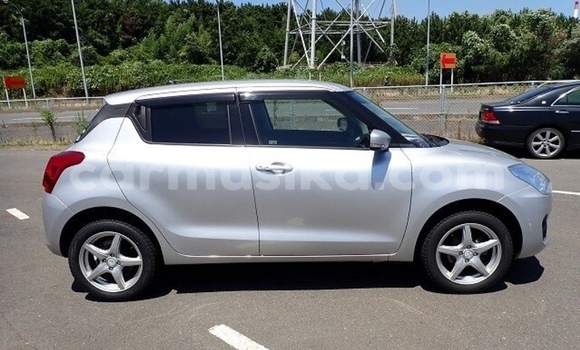 Buy Used Suzuki Swift Silver Car in Beitbridge in Matabeleland South Buy Used Suzuki Swift Silver Car in Beitbridge in Matabeleland South
