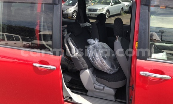 Buy Used Toyota Sienta Red Car in Beitbridge in Matabeleland South Buy Used Toyota Sienta Red Car in Beitbridge in Matabeleland South