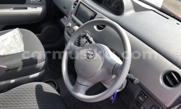 Buy Used Toyota Sienta Red Car in Beitbridge in Matabeleland South Buy Used Toyota Sienta Red Car in Beitbridge in Matabeleland South
