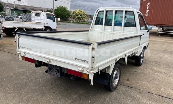 Buy Used Toyota LiteAce White Car in Beitbridge in Matabeleland South Buy Used Toyota LiteAce White Car in Beitbridge in Matabeleland South