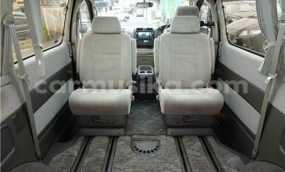 Nunua Ilio tumika Toyota Granvia Fedha Gari ndani ya Beitbridge nchini Matabeleland Kusini Nunua Ilio tumika Toyota Granvia Fedha Gari ndani ya Beitbridge nchini Matabeleland Kusini