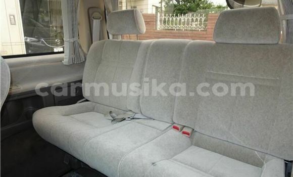 Nunua Ilio tumika Toyota Granvia Fedha Gari ndani ya Beitbridge nchini Matabeleland Kusini Nunua Ilio tumika Toyota Granvia Fedha Gari ndani ya Beitbridge nchini Matabeleland Kusini