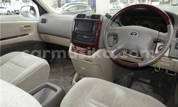 Nunua Ilio tumika Toyota Granvia Fedha Gari ndani ya Beitbridge nchini Matabeleland Kusini Nunua Ilio tumika Toyota Granvia Fedha Gari ndani ya Beitbridge nchini Matabeleland Kusini