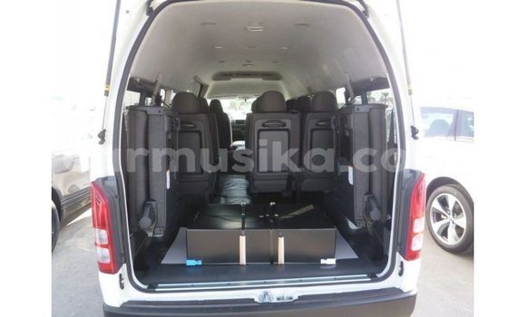 Nunua Imported Toyota Hiace Nyeupe Gari ndani ya Import - Dubai nchini Harare Nunua Imported Toyota Hiace Nyeupe Gari ndani ya Import - Dubai nchini Harare