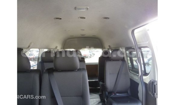 Nunua Imported Toyota Hiace Nyeupe Gari ndani ya Import - Dubai nchini Harare Nunua Imported Toyota Hiace Nyeupe Gari ndani ya Import - Dubai nchini Harare