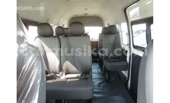 Nunua Imported Toyota Hiace Nyeupe Gari ndani ya Import - Dubai nchini Harare Nunua Imported Toyota Hiace Nyeupe Gari ndani ya Import - Dubai nchini Harare