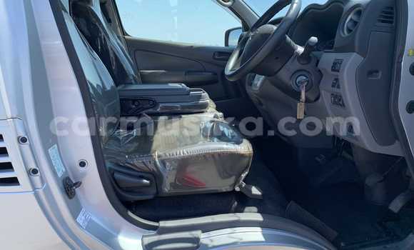 Acheter Occasion Voiture Nissan Nv350 Gris à Beitbridge, Matabeleland South Acheter Occasion Voiture Nissan Nv350 Gris à Beitbridge, Matabeleland South