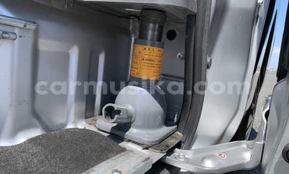 Acheter Occasion Voiture Nissan Nv350 Gris à Beitbridge, Matabeleland South Acheter Occasion Voiture Nissan Nv350 Gris à Beitbridge, Matabeleland South