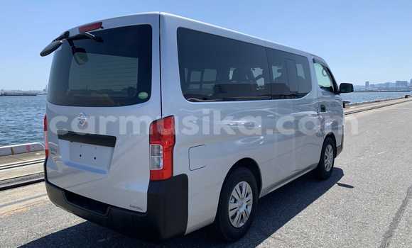 Acheter Occasion Voiture Nissan Nv350 Gris à Beitbridge, Matabeleland South Acheter Occasion Voiture Nissan Nv350 Gris à Beitbridge, Matabeleland South