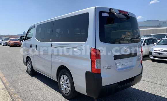 Acheter Occasion Voiture Nissan Nv350 Gris à Beitbridge, Matabeleland South Acheter Occasion Voiture Nissan Nv350 Gris à Beitbridge, Matabeleland South