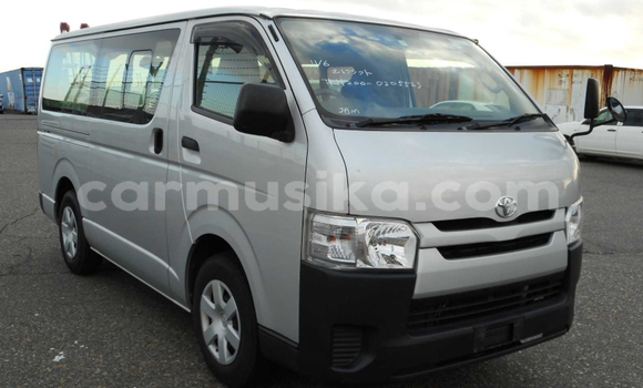 Nunua Ilio tumika Toyota Hiace Fedha Gari ndani ya Beitbridge nchini Matabeleland Kusini